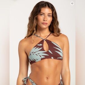 ROXY Palm Cruz High Neck Bralette Bikini Top
Color: BROWN/BLUE